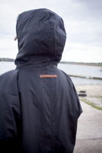 Black/Grey Colourway Back Hang Tag Close