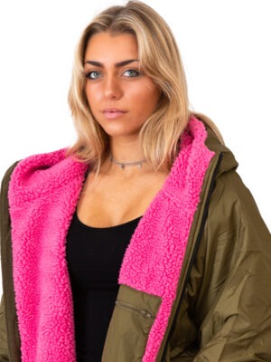 GREEN_PINK_CLOSE_HOODDOWN
